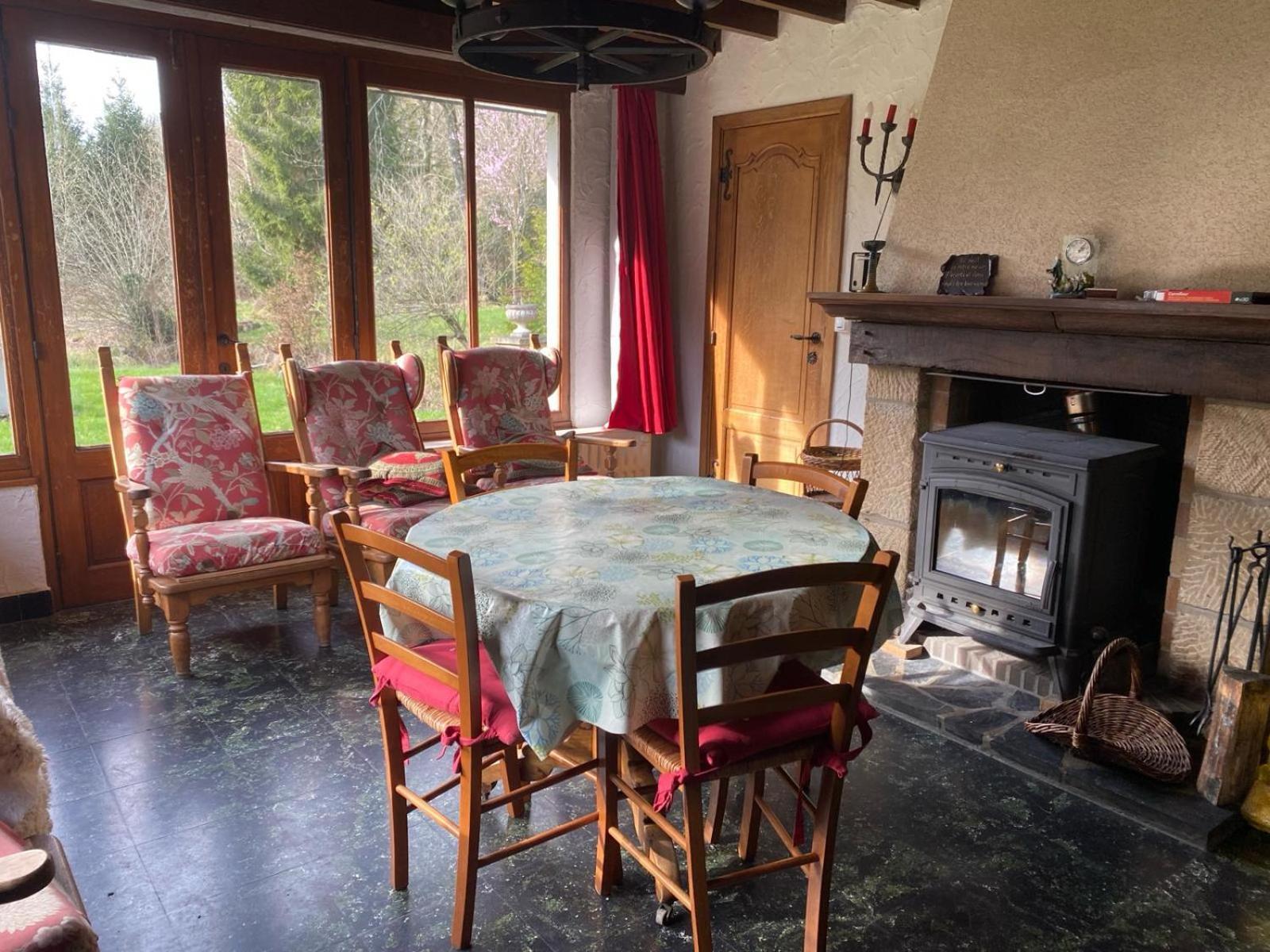 Propriete Bordee D'Etangs, Propice A La Detente Florenville Exterior photo